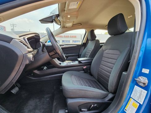 Used 2020 Ford Fusion SE FWD image 12