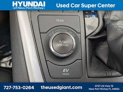 Used 2024 Toyota RAV4 AWD Hybrid image 28