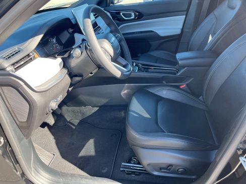 New 2025 Jeep Compass Limited image 19