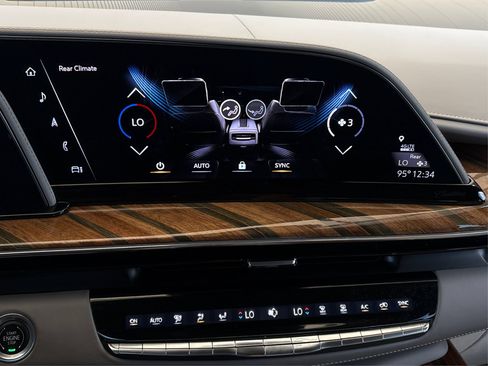 Used 2023 Cadillac Escalade ESV Sport Platinum w/ LPO, ONYX Package RWD image 27