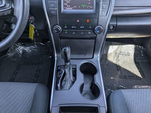Used 2016 Toyota Camry LE FWD image 19