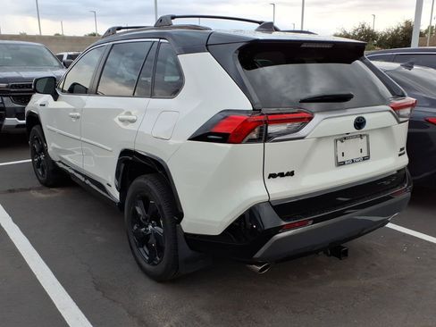Used 2020 Toyota RAV4 XSE AWD/4WD image 4