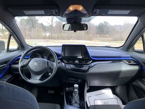 Used 2021 Toyota C-HR XLE image 10