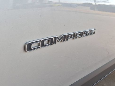 Used 2025 Jeep Compass Latitude w/ Convenience Group AWD/4WD image 15