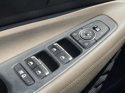 Used 2019 Hyundai Santa Fe SE FWD image 11