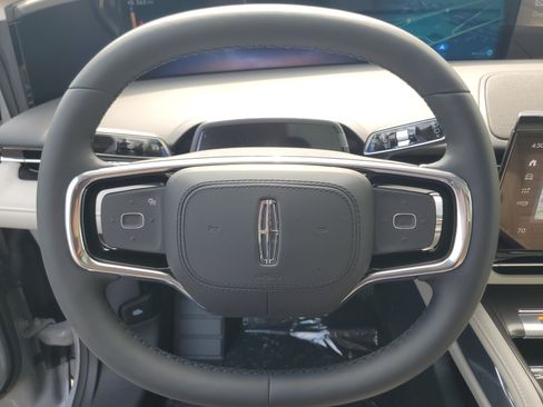 New 2026 Lincoln Nautilus Reserve AWD/4WD image 16