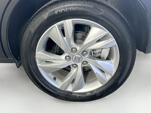 Used 2025 Buick Encore GX Preferred AWD/4WD image 11