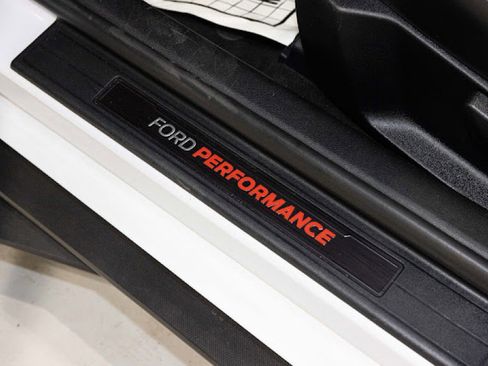 Used 2021 Ford Mustang Shelby GT500 w/ Carbon Fiber Track Pack image 30