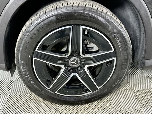 Used 2026 Mercedes-Benz GLC 300 4MATIC image 32