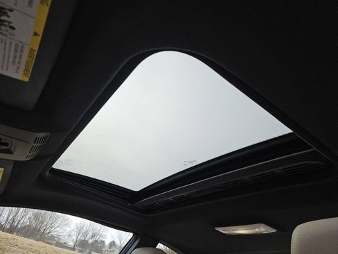 Used 2018 BMW 230i xDrive Coupe image 24