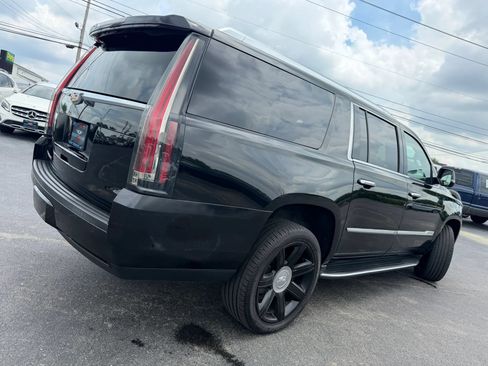 Used 2020 Cadillac Escalade ESV Luxury AWD/4WD image 58
