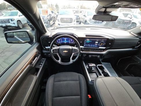 Certified 2024 Chevrolet Silverado 1500 LT w/ Convenience Package II image 24