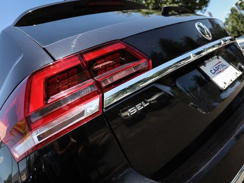 Used 2018 Volkswagen Atlas SEL Premium AWD/4WD image 12