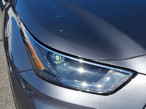 Used 2023 Toyota Highlander XLE image 9