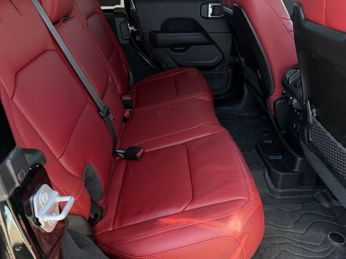 Used 2024 Jeep Wrangler Unlimited Rubicon 392 image 27