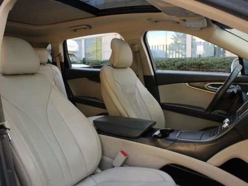 Used 2016 Lincoln MKX Reserve w/ Driver Assistance Package AWD/4WD image 27