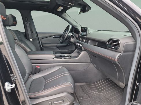 Used 2025 Honda Pilot TrailSport image 20