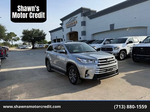 Used 2019 Toyota Highlander XLE FWD image 1