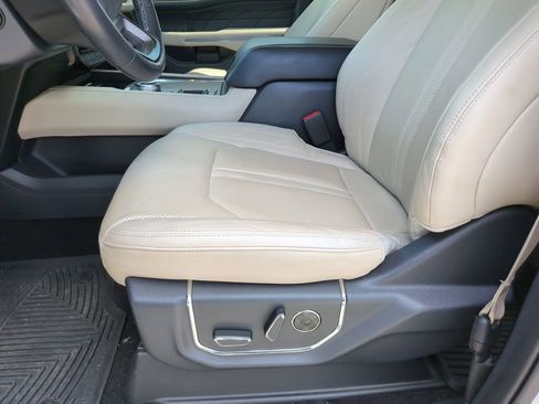 Used 2022 Ford Expedition Platinum image 22