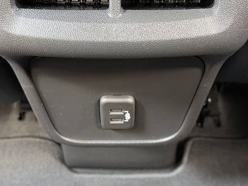 Used 2024 GMC Terrain SLE w/ Driver Convenience Package FWD image 25