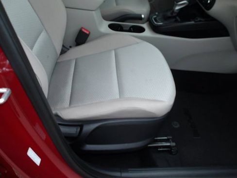 Certified 2024 Kia Soul LX FWD image 9
