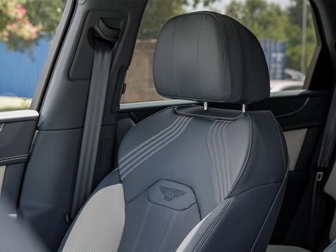 New 2025 Bentley Bentayga image 22