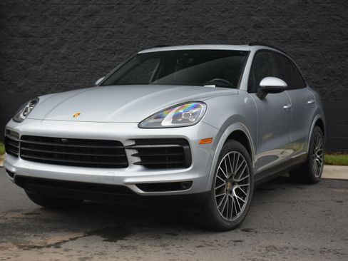 Certified 2023 Porsche Cayenne AWD/4WD image 1