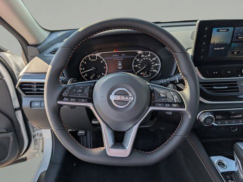 New 2025 Nissan Altima 2.5 SR w/ SR Premium Package FWD image 20