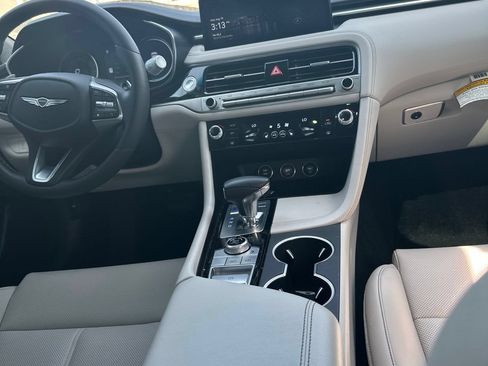 Used 2025 Genesis G70 2.5T RWD image 10