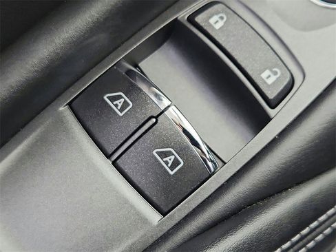 Used 2019 INFINITI Q60 3.0t Luxe w/ Essential Package image 20