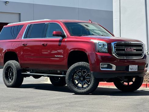 Used 2018 GMC Yukon XL SLE w/ SLE Value Package AWD/4WD image 2