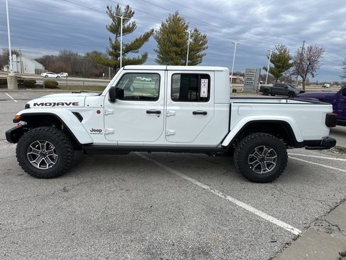 New 2026 Jeep Gladiator Mojave image 18