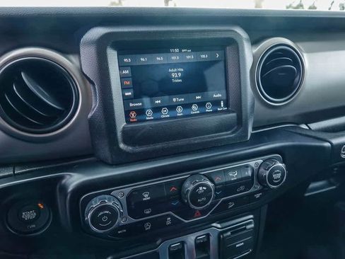 Certified 2021 Jeep Wrangler Sport S image 12