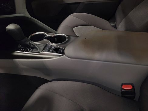 Used 2022 Toyota Camry LE image 26