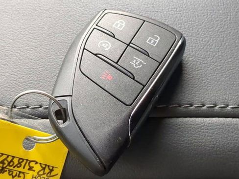 Used 2024 GMC Yukon SLE w/ Gmc Pro Safety Plus Package image 28