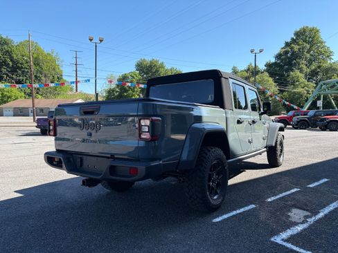 Used 2025 Jeep Gladiator Sport AWD/4WD image 7