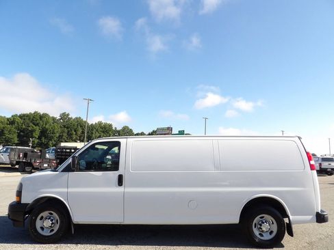 Used 2019 Chevrolet Express 3500 Extended w/ Driver Convenience Package RWD image 54