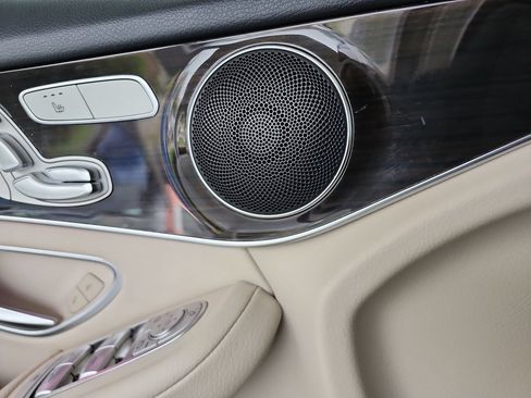 Used 2022 Mercedes-Benz GLC 300 image 23