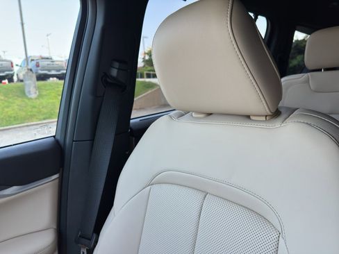 New 2025 Jeep Grand Cherokee L Limited w/ Luxury Tech Group II image 24