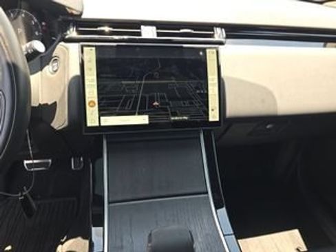 Used 2025 Land Rover Range Rover Velar Dynamic SE AWD/4WD image 4