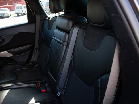 Used 2018 Jeep Cherokee Latitude Plus image 31