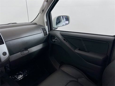 Used 2021 Nissan Frontier PRO-4X w/ Pro-4x Utility Package image 21