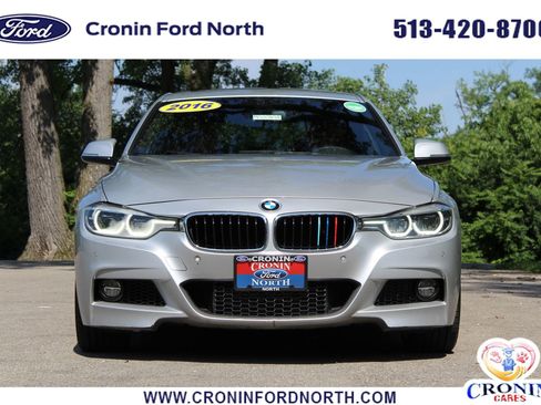 Used 2016 BMW 328i xDrive Sedan AWD/4WD image 2