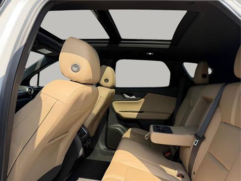 Used 2020 Chevrolet Blazer Premier w/ Driver Confidence II Package FWD image 28