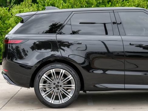 New 2026 Land Rover Range Rover Sport Dynamic SE AWD/4WD image 9