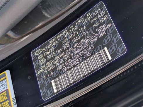 Used 2024 Hyundai Elantra Blue FWD image 23