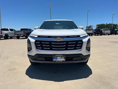 New 2026 Chevrolet Equinox LT w/ Convenience Package II FWD image 7