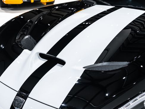 Used 2014 SRT Viper GTS w/ GTS Laguna Interior Package image 30