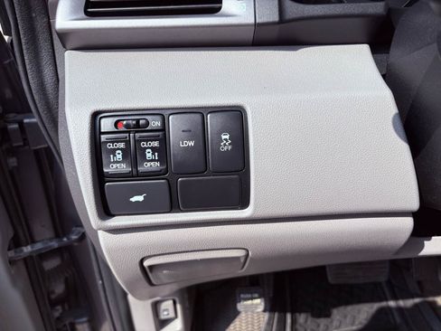 Used 2014 Honda Odyssey EX-L image 17