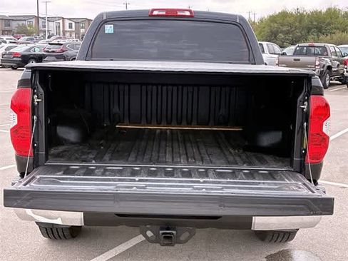 Used 2018 Toyota Tundra SR5 image 36